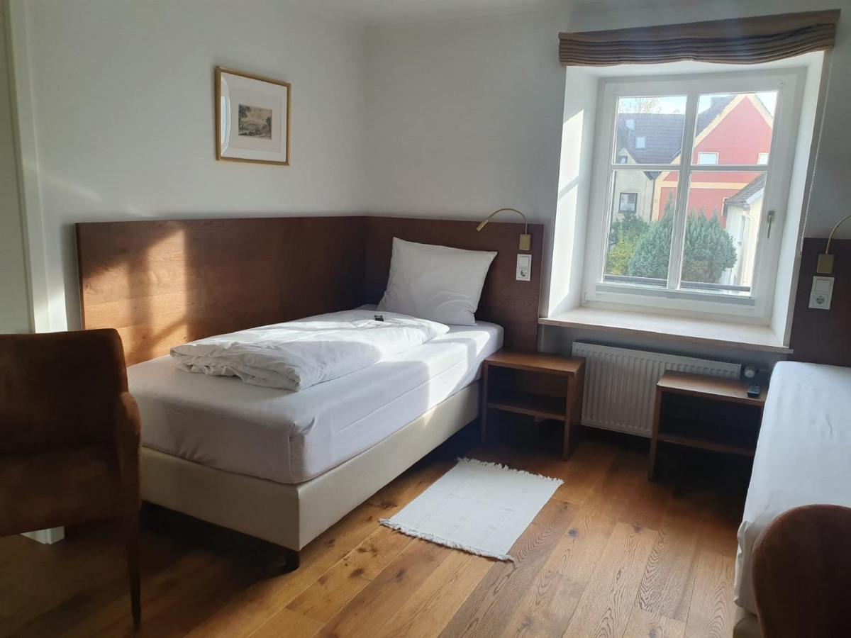 Hotel Schierlinger Braeustueberl Экстерьер фото